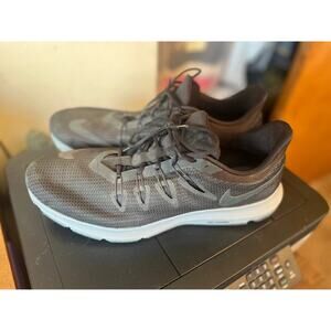 Size 13 Men's Black & Grey Nike Quest Running shoes Athletic
